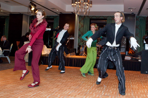 Lindy Hoppers op on quard feest